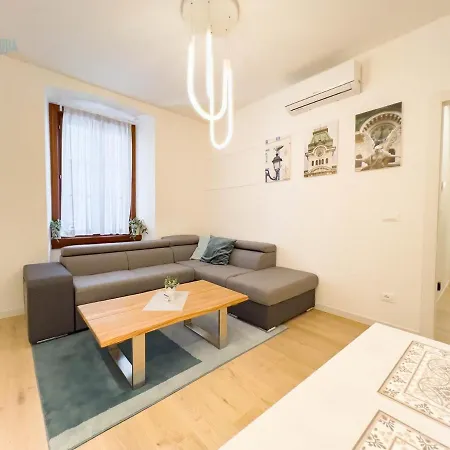 Piazza Della Borsa 3b Tirabora Short Rent アパート *