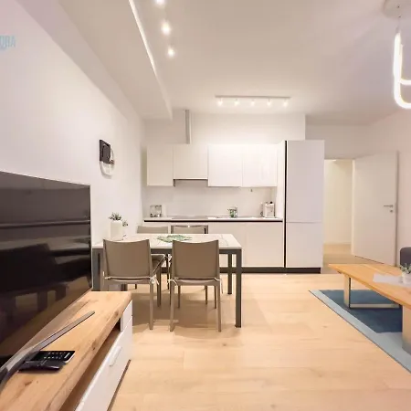 Piazza Della Borsa 3b Tirabora Short Rent *